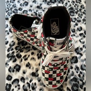 WOMEN'S VANS DOHENY CHECKER and CHERRIES SKATE SHOES
